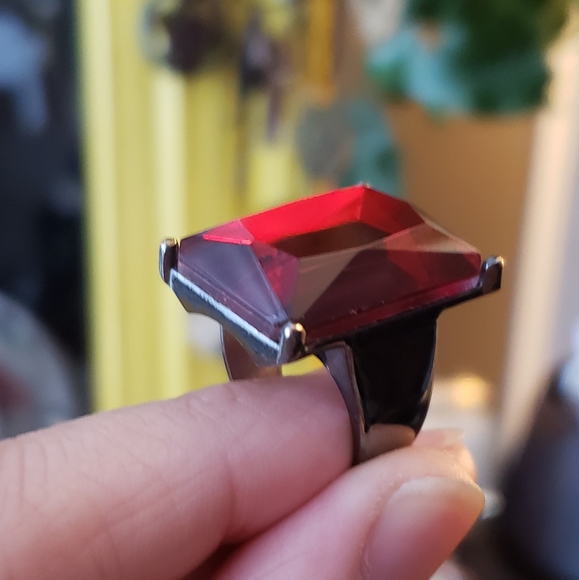 Vintage Red Jewel Ring - Picture 2 of 4